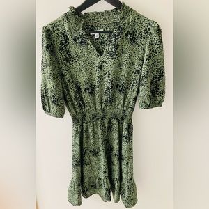 Mid-length comfy dress in fun print!